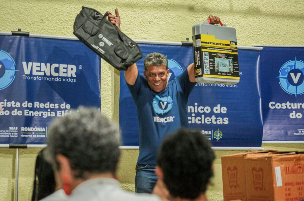 Programa Vencer ajuda a transformar vidas em Rondônia com apoio completo; da qualificação à entrega de kits profissionais