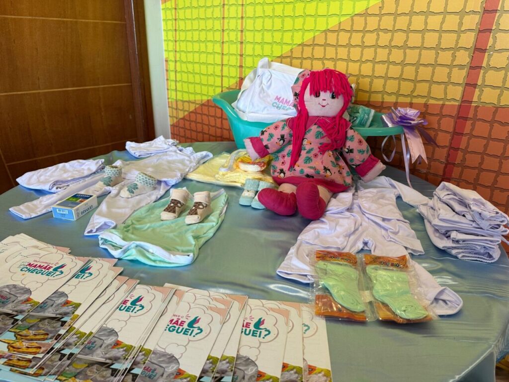 Governo de RO reforça acolhimento de gestantes com entrega de kits do programa Mamãe Cheguei
