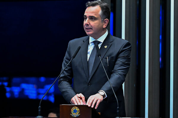 Rodrigo Pacheco defende SUS e integração federativa