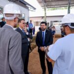Ritmo acelerado: governador interino visita obras e destaca avanço em escola e espaço de lazer